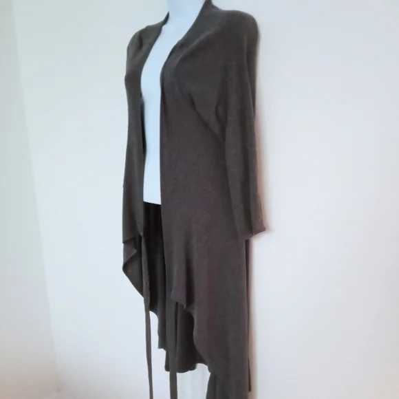 NWTπ FREE GIFT IS INCLUDED π Wrap Dress V- Neck, High Split, Midi - Picture 5 of 13